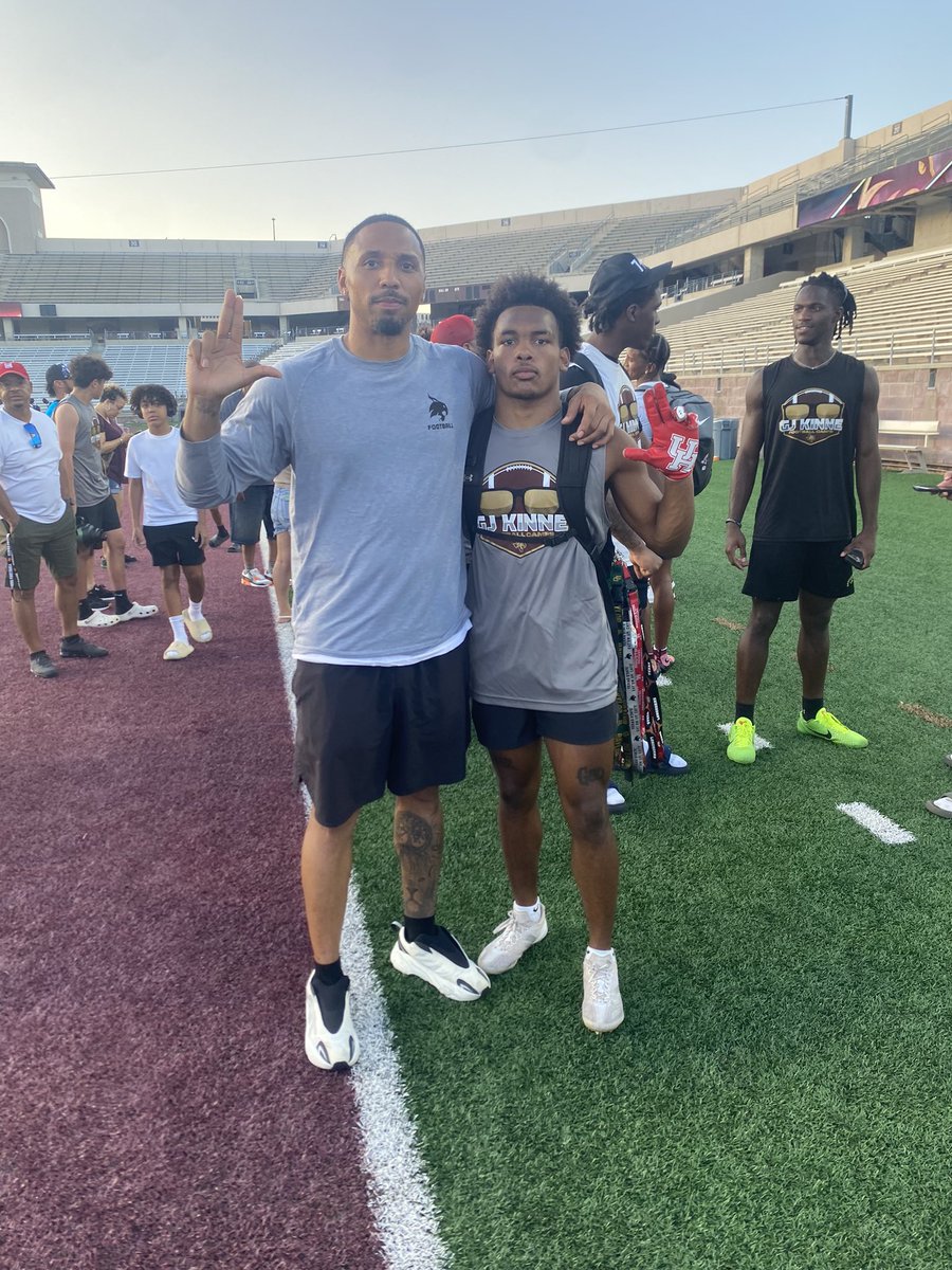 david_clack2's tweet image. Today I attended the @TXSTATEFOOTBALL camp with my hometown partners made a lot of good plays on both sides of the ball. Great coaching also @CoachNealy @CoachMart1nez @BWells409 @247recruiting @PrepRedzoneTX @path2greatnss