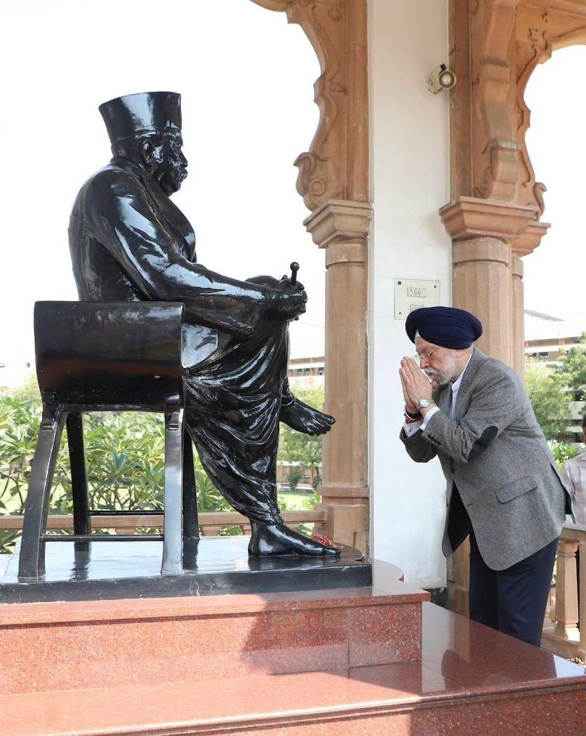 Hardeep Singh Puri (@hardeepspuri) on Twitter photo I pay homage to the nationalist freedom fighter, first Sarsanghchalak & Founder of <a href="/RSSorg/">RSS</a>, Dr Keshav Baliram Hedgewar Ji on his Punyatithi. He was an undaunted and dedicated architect of the paradigm shift in socio-political discourse of modern India.
рдЕрдкрдирд╛ рд╕рдореНрдкреВрд░реНрдг рдЬреАрд╡рди рд░рд╛рд╖реНрдЯреНрд░ I pay homage to the nationalist freedom fighter, first Sarsanghchalak & Founder of <a href="/RSSorg/">RSS</a>, Dr Keshav Baliram Hedgewar Ji on his Punyatithi. He was an undaunted and dedicated architect of the paradigm shift in socio-political discourse of modern India.
рдЕрдкрдирд╛ рд╕рдореНрдкреВрд░реНрдг рдЬреАрд╡рди рд░рд╛рд╖реНрдЯреНрд░
