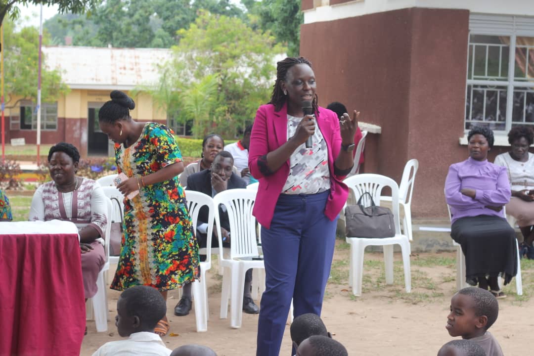 CEFTRAWESTNILE's tweet image. In Partnership with like minded organizations  in Arua City, Led by @VNGi , we conducted School Outreaches programs as part of Pre activities to celebrate world refuge day
#SolidarityWithRefugees 
@AruaCityUg