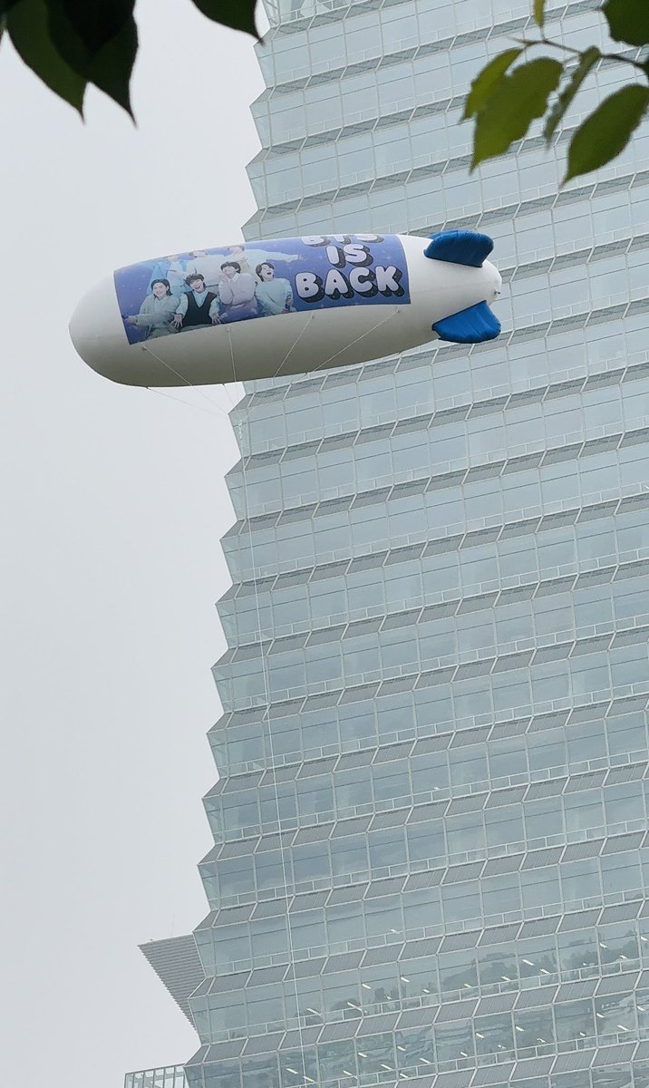 여의도공원 찍고!!
가쟈 용산으로!! 
콘말고 간만에 덕메들과 모임💜
오늘을 즐기자!!
<a href="/wooyeon0526/">(slow) 꼬맹뉴나</a> <a href="/wonderwall_jm/">wonderwall🐥 𝕨𝕖 𝕒𝕣𝕖 𝕓𝕒𝕔𝕜</a> 

#BTSISBACK