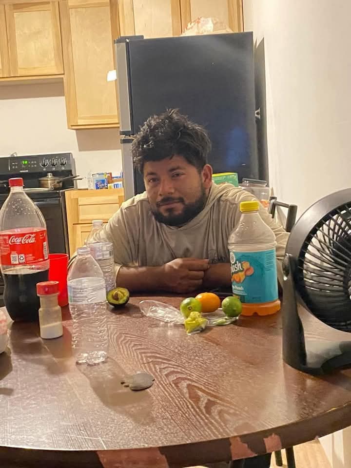 Yo llegando del jale después de un chingo de tráfico, fastiado y con hambre. Y mi ruca me dice: "No viste el tik tok que te mandé ¿verdad? Ya no te voy a mandar nada". 🥴