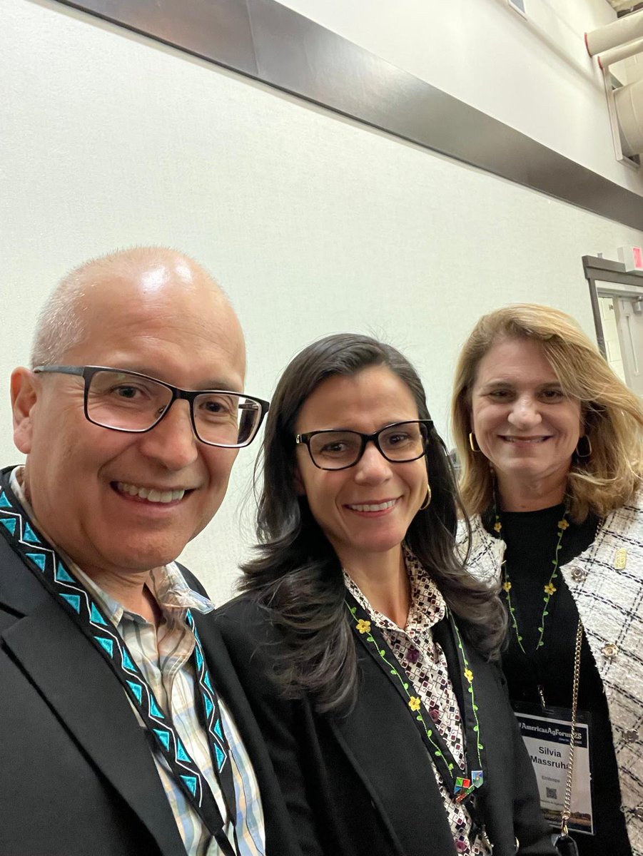 I had the privilege of meeting Dr. <a href="/SMassruha/">silvia massruha</a>  (President) and Sibelle (Presidential Advisor), <a href="/embrapa/">Embrapa</a>  (at #AmericasAgForum25). I look forward to sharing more with them about Dimitra’s innovative AI for agriculture—used worldwide.

#AI #AgTech #DimitraTech #embrapa #Innovation