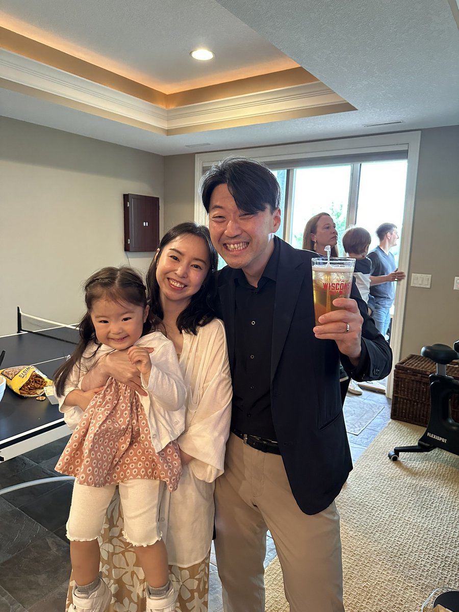 JamieVanGompel's tweet image. I can’t believe it’s been 2.5 years with this extraordinary man and family!  @UTokyo_News @ShinyaYuki , his wife Yuri and daughter Mina.  I am blessed to have been able to work with them @MayoClinicNeuro #Collaboration brings Joy to us all