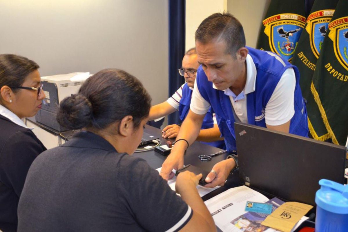 ▶️Reniec entregará 65 mil DNI electrónicos gratuitos a FF. AA. y PNP👉ow.ly/9cY250WehzP