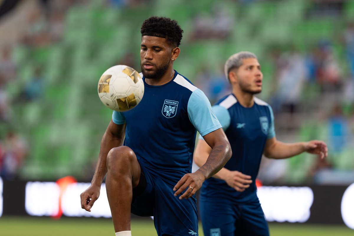 ¡🔥CALENTAMIENTO🔥!

🇬🇹 🆚 🇵🇦
⏰ 9pm
🏟️ Q2 Stadium 
📺 ESPN +

#MásPanameñosQueNunca 🇵🇦