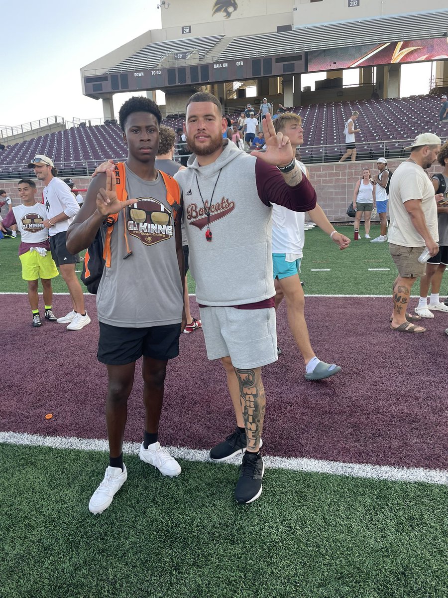 damion_hunt1's tweet image. Great camp today at @TXSTATEFOOTBALL with my guys! Thank you coach @CoachMart1nez for the coaching, and also lots of great competition🔥@GJKinne