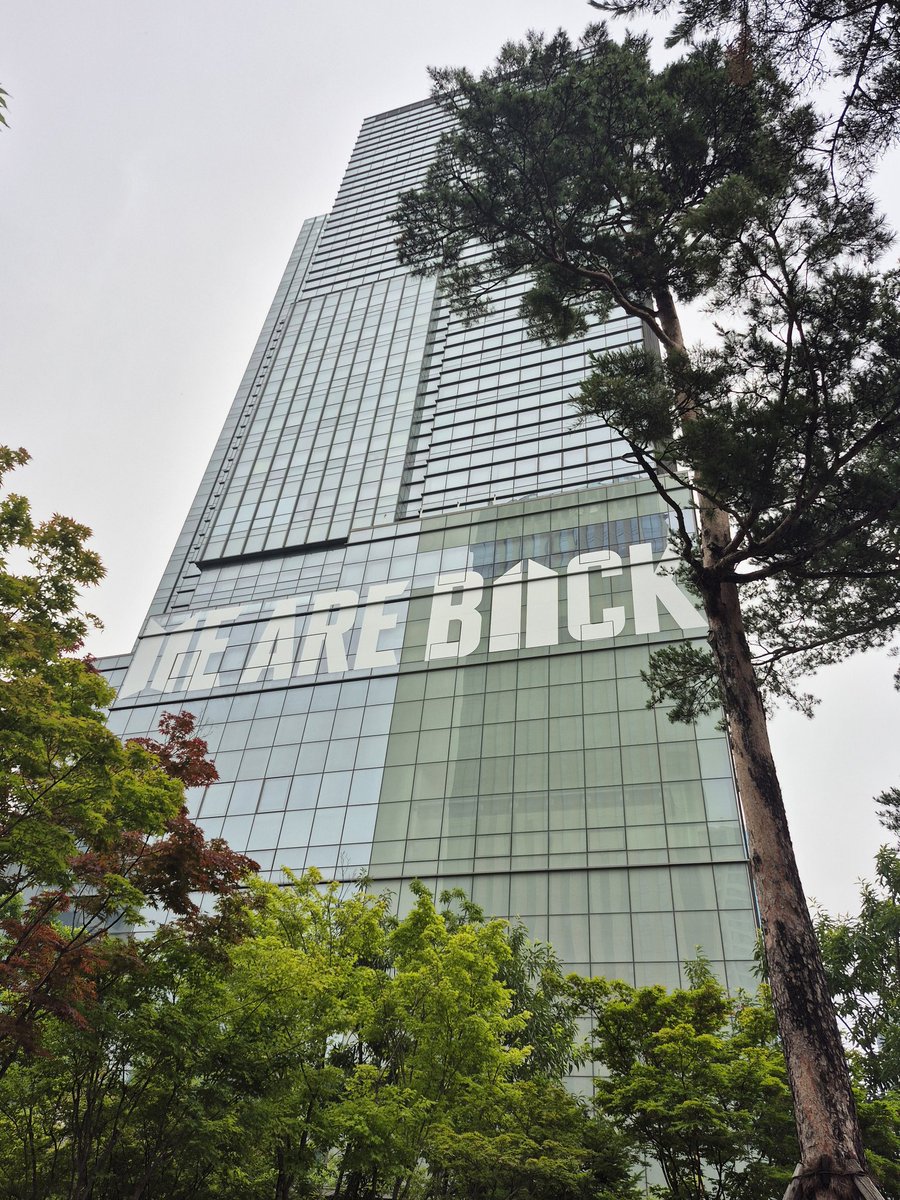 I'm here!! Amd I'm totally normal about yoongi coming home