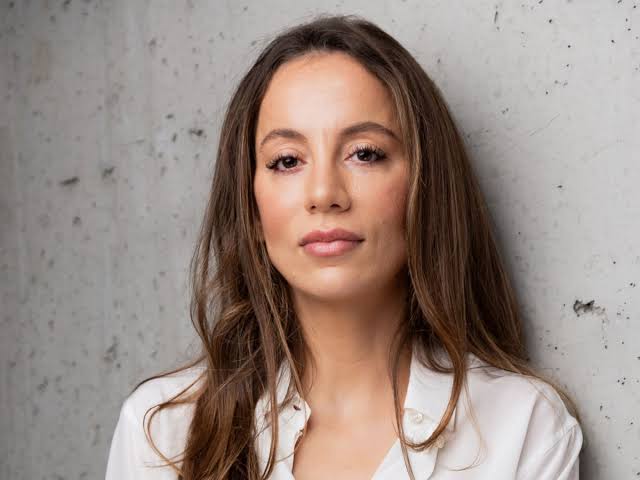 ai_for_success's tweet image. OpenAI’s former CTO Mira Murati has raised $2 billion for her six-month-old AI startup now valued at $10 billion.

How???
They’ve shipped a website. 🫣

What did investors see?