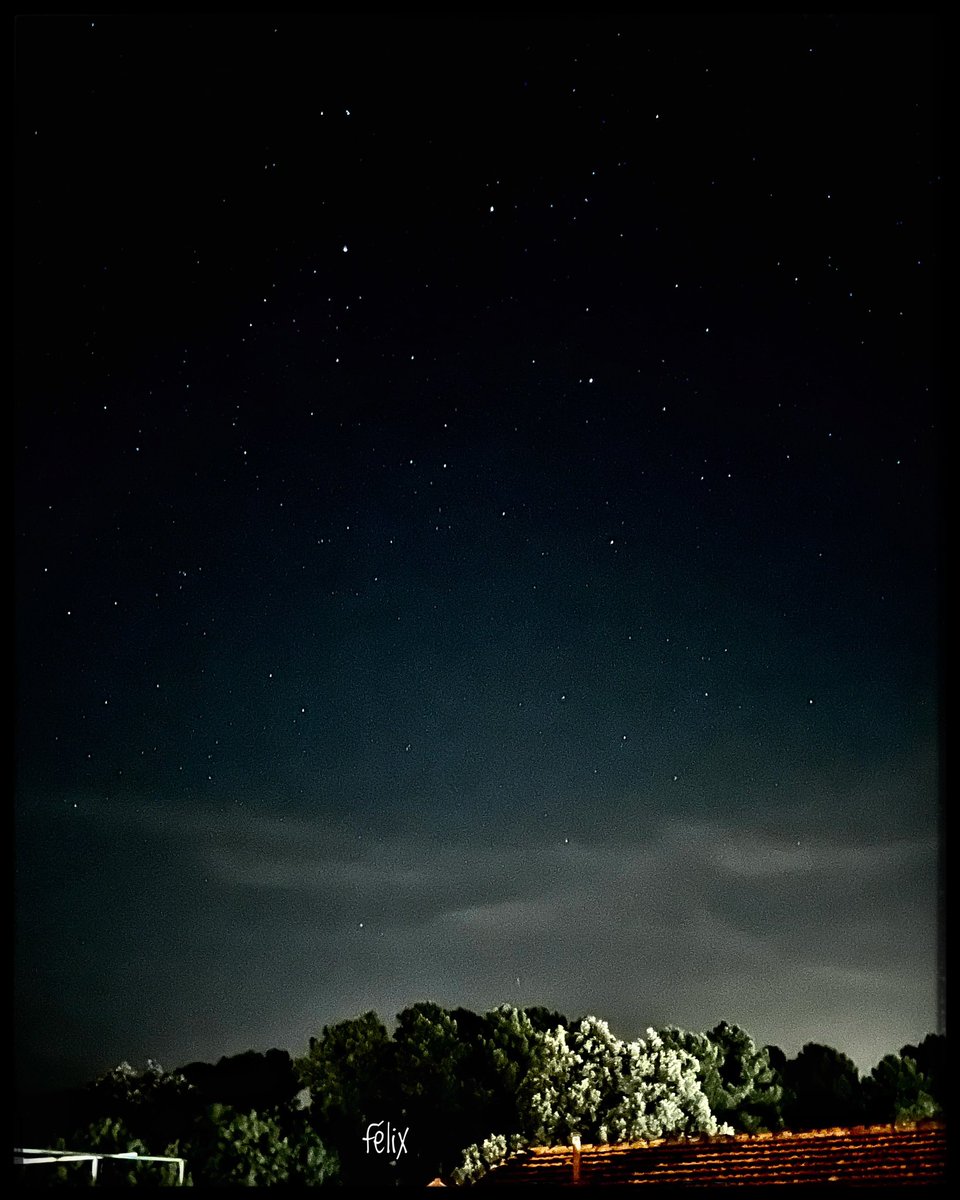 Buenas noches a todos aún hace calor y ya me he tenido qu levantar, parece que de momento mi situación sigue igual y de momento no mejora, espero que poco a poco y con el tiempo vaya mejorando, echaré un poco más de paciencia que ya casi no me queda.
Aún es  temprano descansad 😊