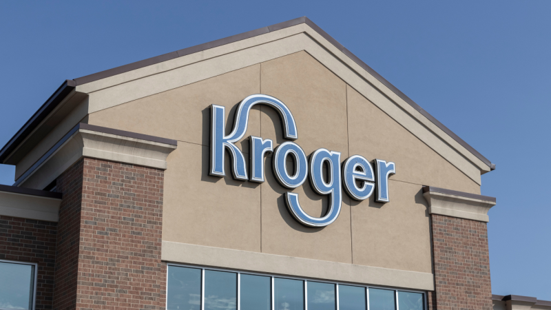 Kroger plans to close 60 stores over 18 months wate.com/news/kroger-pl…
