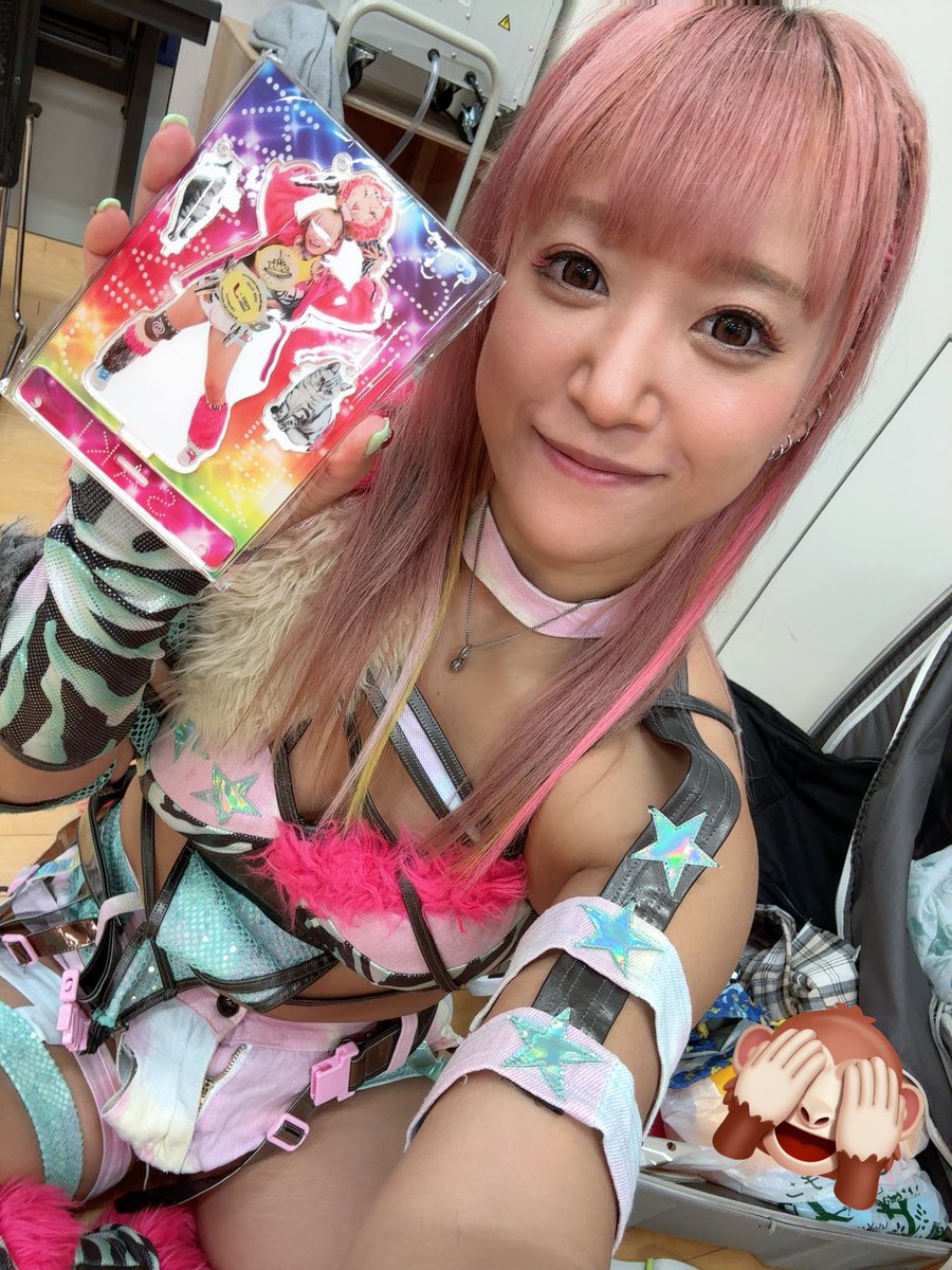 三冠🆕アクスタ✨今日から🌈
びびぺるも一緒🐱🐱💞
#GPU_COLORS