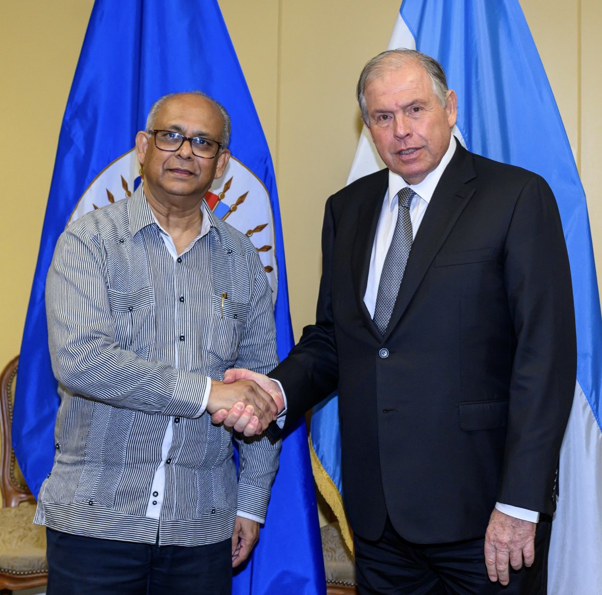 SG_OEA_OAS (@sg_oea_oas) on Twitter photo Me reuní con el Canciller de Argentina, Gerardo Werthein <a href="/wertheing/">Gerardo Werthein Oficial</a>. Conversamos sobre los temas relevantes en la actualidad del hemisferio y sobre el trabajo conjunto entre Argentina y la <a href="/OEA_oficial/">OEA</a>. <a href="/Cancilleria_Ar/">Cancillería Argentina 🇦🇷</a> <a href="/ARGenOEA/">Argentina en la OEA</a> Me reuní con el Canciller de Argentina, Gerardo Werthein <a href="/wertheing/">Gerardo Werthein Oficial</a>. Conversamos sobre los temas relevantes en la actualidad del hemisferio y sobre el trabajo conjunto entre Argentina y la <a href="/OEA_oficial/">OEA</a>. <a href="/Cancilleria_Ar/">Cancillería Argentina 🇦🇷</a> <a href="/ARGenOEA/">Argentina en la OEA</a>