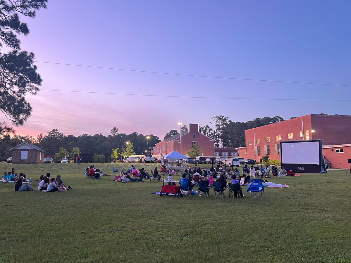 HarnettCoParks's tweet image. Thanks to everyone who joined us for “Sonic the Hedgehog 3” at the Benhaven Community Center & Park this evening!
A special shoutout to Zaxby’s of Cameron for sponsoring this event!
#harnettcounty #harnettparks #movieinthepark #sonic3 #benhaven