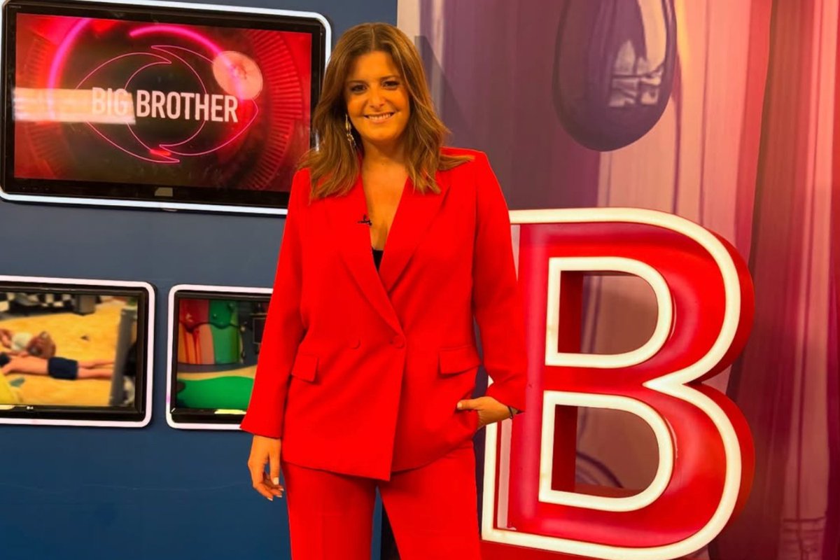 Mistigris_1's tweet photo. Maria Botelho Moniz vence João Patrício e assume apresentação do ‘Big Brother Verão
https://t.co/GAaTkVBZLs
Confirma-se ⁉️⁉️
Parabéns Maria! 👏👏
#bbtvi #bbtvi25 #atele
@mariabmoniz https://t.co/qYEBM5E1El