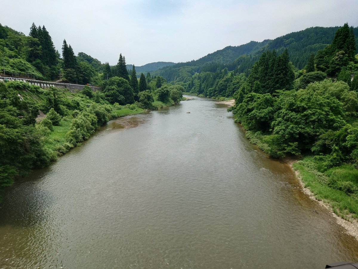 五月雨を
集めてないから遅し
最上川