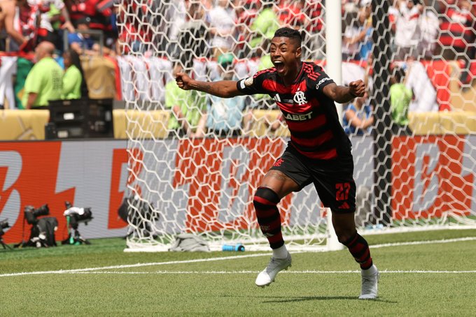 Flamengo celebrate after taking the lead vs Chelsea at the FIFA Club World Cup