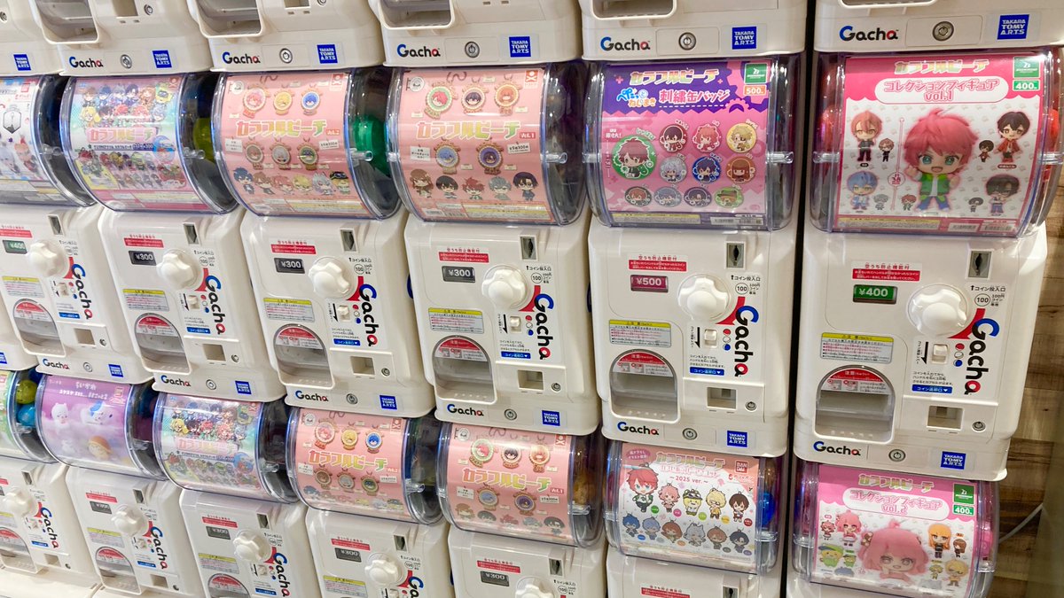 カラフルピーチ】🌈🍑 カプセルトイも続々入荷！！ #ぴちショップ にご