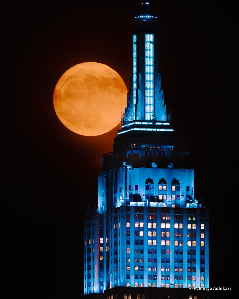 AchintyaAd24859's tweet image. Strawberry moonrise over @EmpireStateBldg
It's shining in light blue in celebration of @GothamFC
's Inaugural Concacaf W Champions Cup.
Captured by @CanonUSA Canon R6 MkII &
@TamronAmericas Tamron 150-600 G2 Lens.
@XTravelMyWay
@nycfeelings
@XTravelMyWay
@nytimes