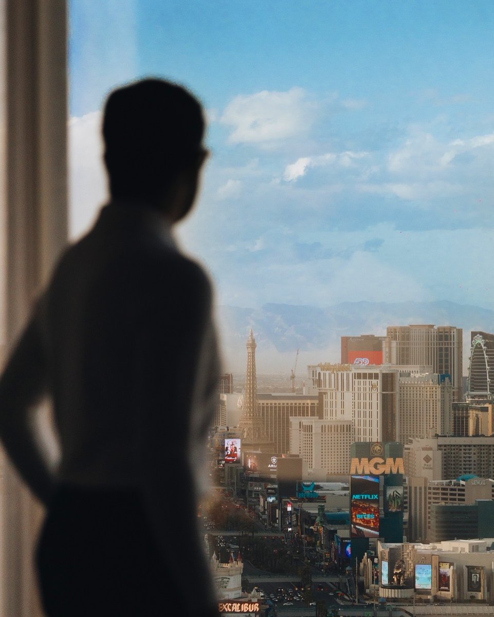 Take in the energy of The Strip from the quiet comfort of your #FSLasVegas room, where floor-to-ceiling windows frame the city, and the day is entirely yours to design. 

Book your #SummerWithFS and enjoy exclusive offers: bit.ly/4kNVQbF
