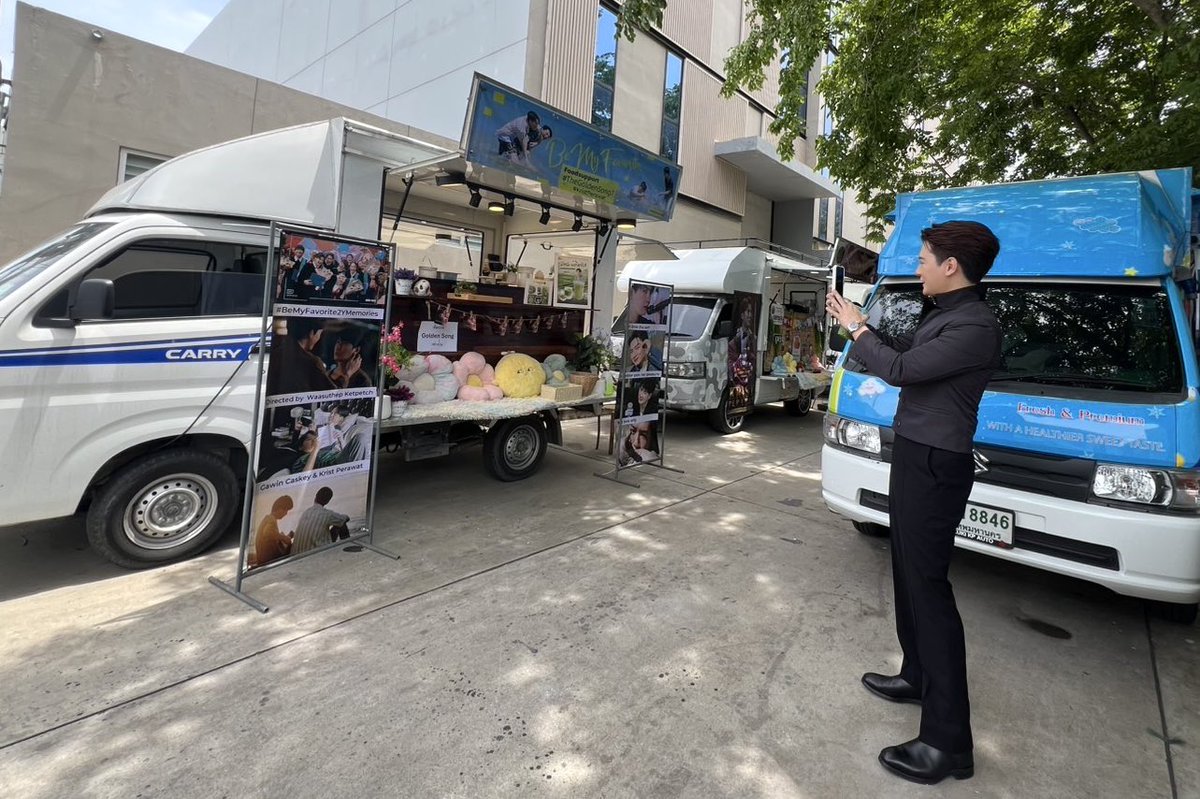 ThegoldensongTH's tweet photo. ขอขอบคุณ Food Truck และ Food Support จากบ้านน้องคริส พีรวัส ขอบคุณค่า #KristPerawat #TheGoldenSong7 #ช่องวัน31 https://t.co/KXzP4dmyzA