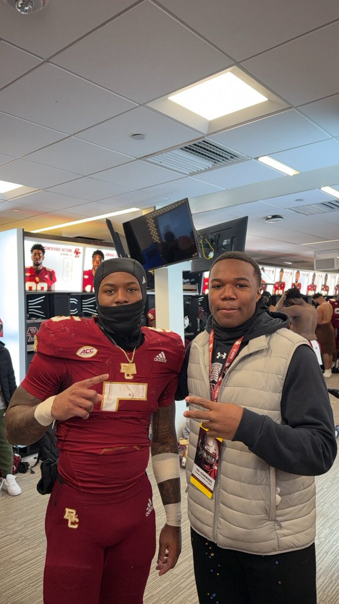 Osi Yearwood (@yearwoodosi) on Twitter photo Will be back in Boston this wekened !! 🦅
<a href="/CoachSHuggins/">Savon Huggins</a>
<a href="/Coach_Phelps11/">Salisbury School Football</a>
<a href="/JPWalters4/">JP Walters</a>
<a href="/BCEagleAction/">Eagle Action</a>
<a href="/TrevorHass/">Trevor Hass</a>
<a href="/Coach_JDiBiaso/">Jonathan DiBiaso</a>
<a href="/KamrynRodrigue/">Kamryn Rodriguez</a> Will be back in Boston this wekened !! 🦅
<a href="/CoachSHuggins/">Savon Huggins</a>
<a href="/Coach_Phelps11/">Salisbury School Football</a>
<a href="/JPWalters4/">JP Walters</a>
<a href="/BCEagleAction/">Eagle Action</a>
<a href="/TrevorHass/">Trevor Hass</a>
<a href="/Coach_JDiBiaso/">Jonathan DiBiaso</a>
<a href="/KamrynRodrigue/">Kamryn Rodriguez</a>