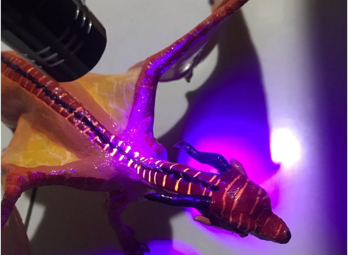 bluebayleaf's tweet photo. Y'all wanna know the worst sculpture i've made? Here (a thread 🧵)
This is peril. I thought her firescales are so cool, and had this good idea of giving her glow in the dark paint
-
#WingsofFire #wof #perilwof #skywing #skywingwof #woffanart #ArtistsOfTwitter https://t.co/sJRcU3TnYi