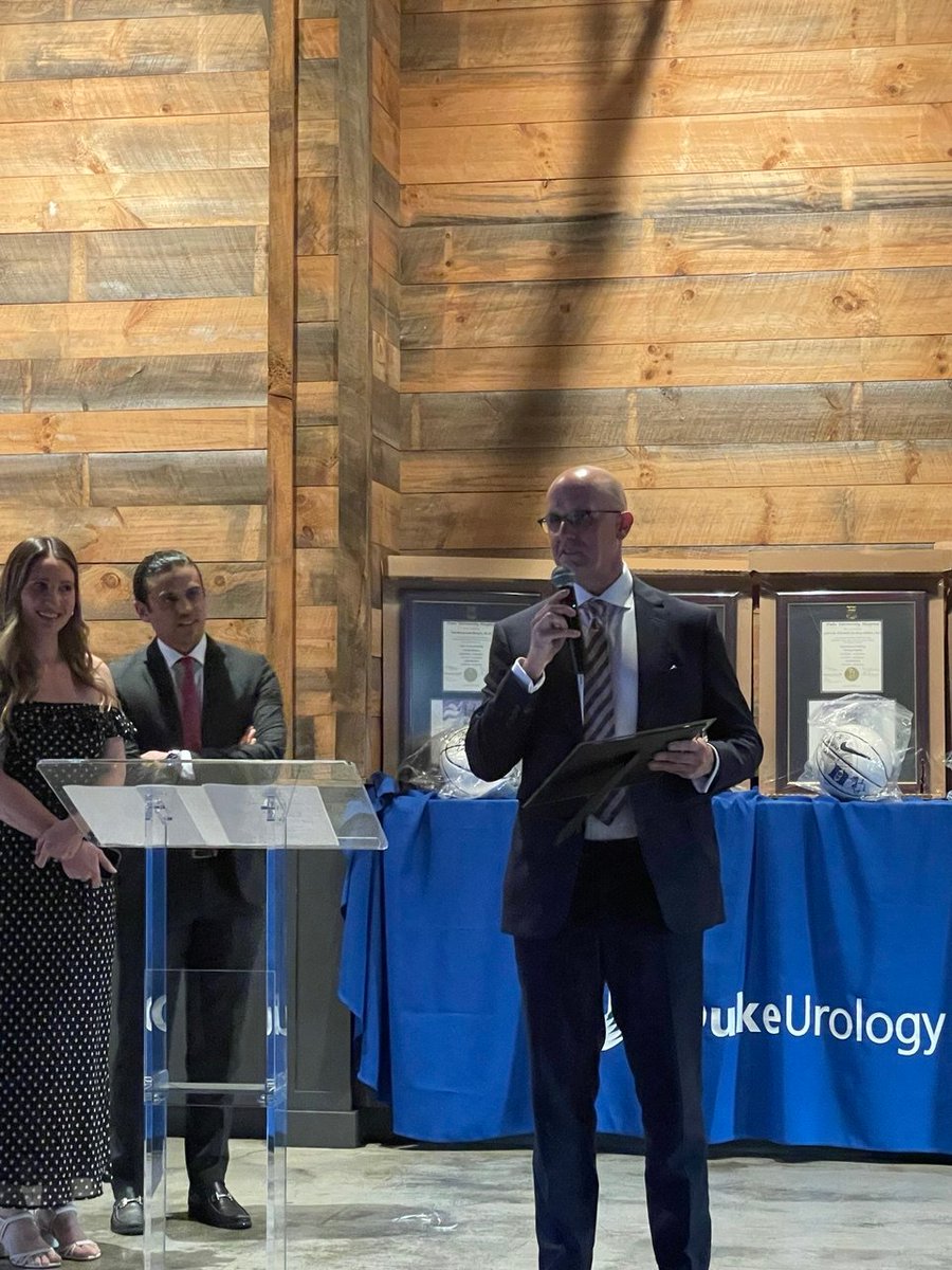 alirezaghoreifi's tweet image. Congratulations to @DukeUrology @UroOnc PD and my mentor, Dr. @michaelabern, on receiving the Faculty Teaching Award 🏅