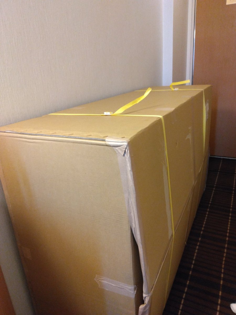 autolinuxjp's tweet image. 秘密基地に搬送した展示機材もようやくセットアップ完了です。