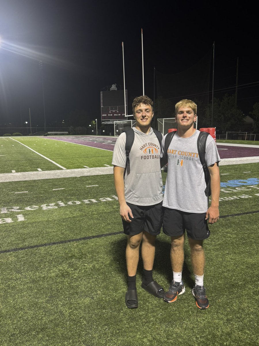 jakecrump30's tweet image. I had a great afternoon @CvilleTigersFB camp learning from some great coaches!! @CoachAtwood23 @BigGribbs44 @jeffowens95 @CoachRussCville @CoachHBrown8 @HartCountyFball @griffinchad22 @CoachKat5 @CoachBaker29