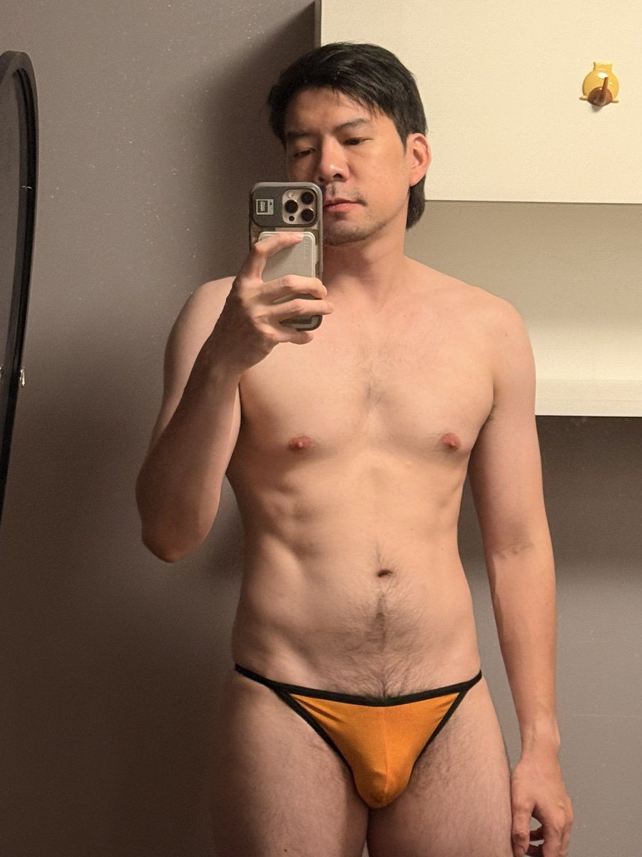 ส้มจี๊ดสักลูกไหมครับ 🍊

#หมอนวดชาย tr.ee/aoppatherapist