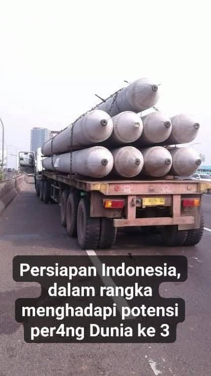 Rudal paling menakutkan bagi rakyat Indonesia...yang siap menancap tanah wilayah sesuka hati .

Misil buatan NKŔI SANGAT CANGGiH
Bisa menembus bumi😂