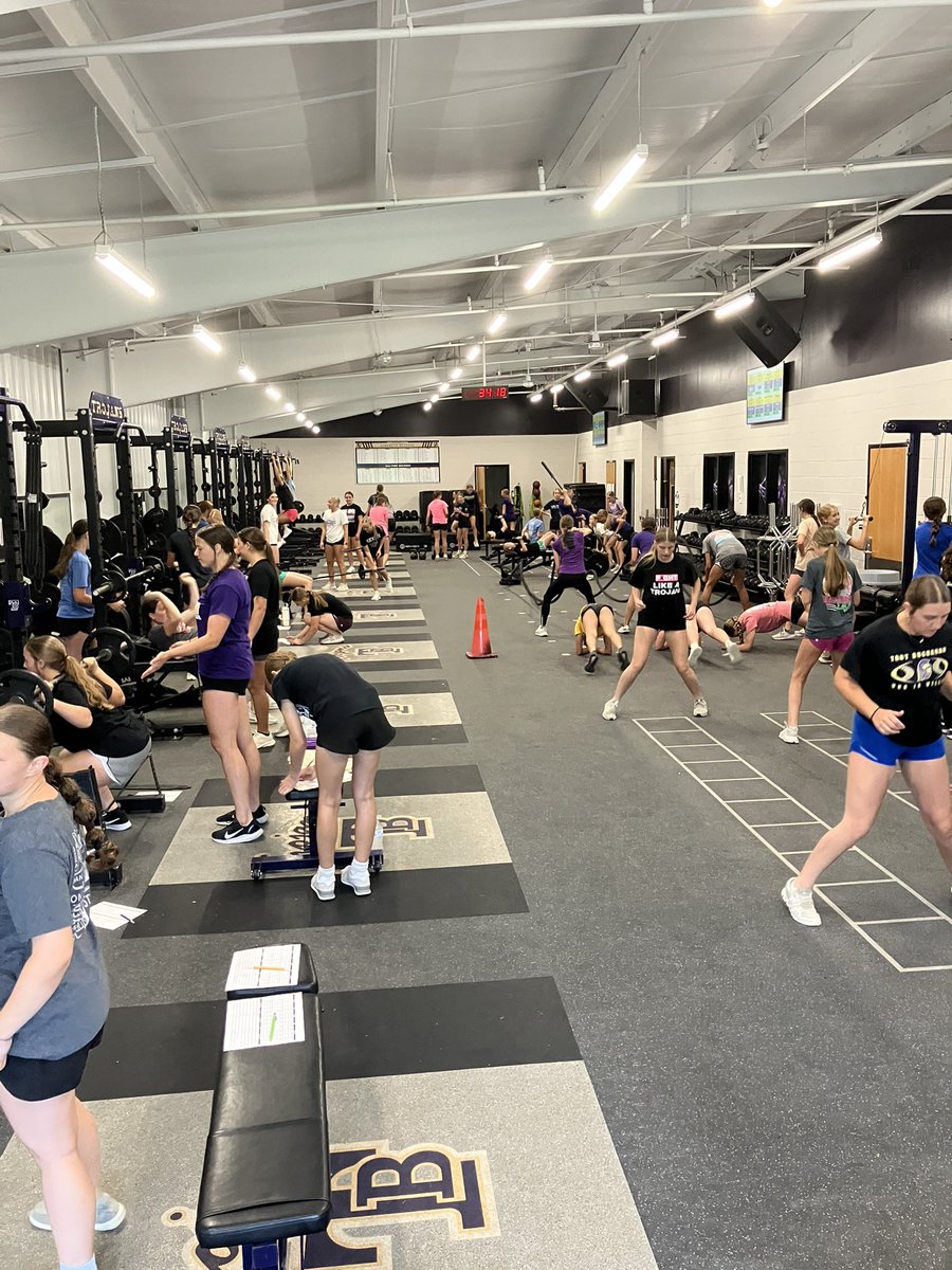 What a great turn out the first 3 weeks of summer Female Athletic Wts!  The coaches are extremely proud of the hard work and commitment!
#WhoIsWilling
#TNT