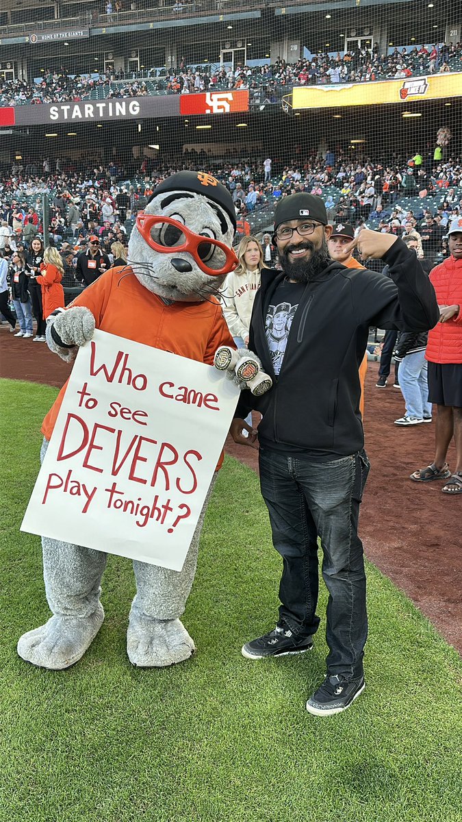 LouSeal01's tweet image. “Who came to see Devers play tonight?” @SergioRomo54 and I did!
#SFGigantes