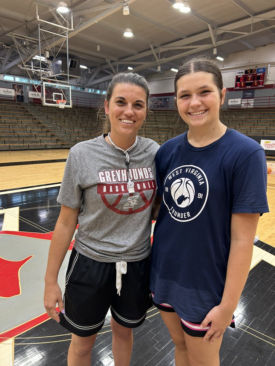 zoeycurry2029's tweet image. Had an amazing day at @UIndyWBB Elite Prospect Camp today!  A big thanks to @J_2_Sharp and all of the team for a great workout!  @WVThunderBlum
