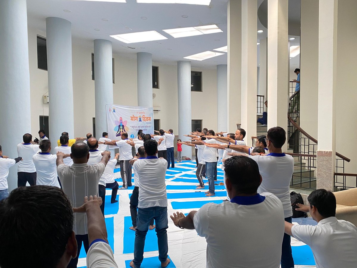 icssr's tweet image. The 11th International Yoga Day was celebrated with enthusiasm and vigor at ICSSR under the abled guidance and supervision of Shri. Kartikay Gaaver from the Morarji Desai National Institute of Yoga, Ministry of Ayush. Shri. Gaaver performed and taught several aasans and exercises…