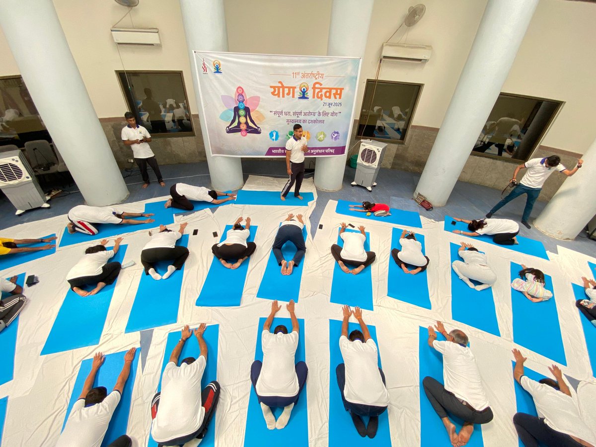 icssr's tweet image. The 11th International Yoga Day was celebrated with enthusiasm and vigor at ICSSR under the abled guidance and supervision of Shri. Kartikay Gaaver from the Morarji Desai National Institute of Yoga, Ministry of Ayush. Shri. Gaaver performed and taught several aasans and exercises…