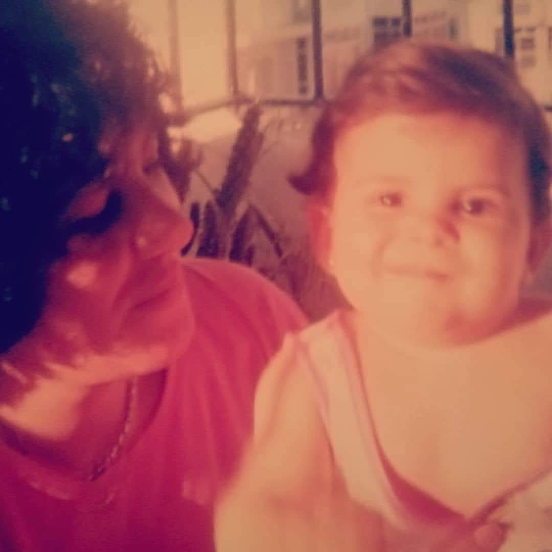 La marisma madre está seca. Es cuestión de quererla. La lágrima cae como la noche, sin darse cuenta. Es hora de regar. Aquí crece tu milagrillo.