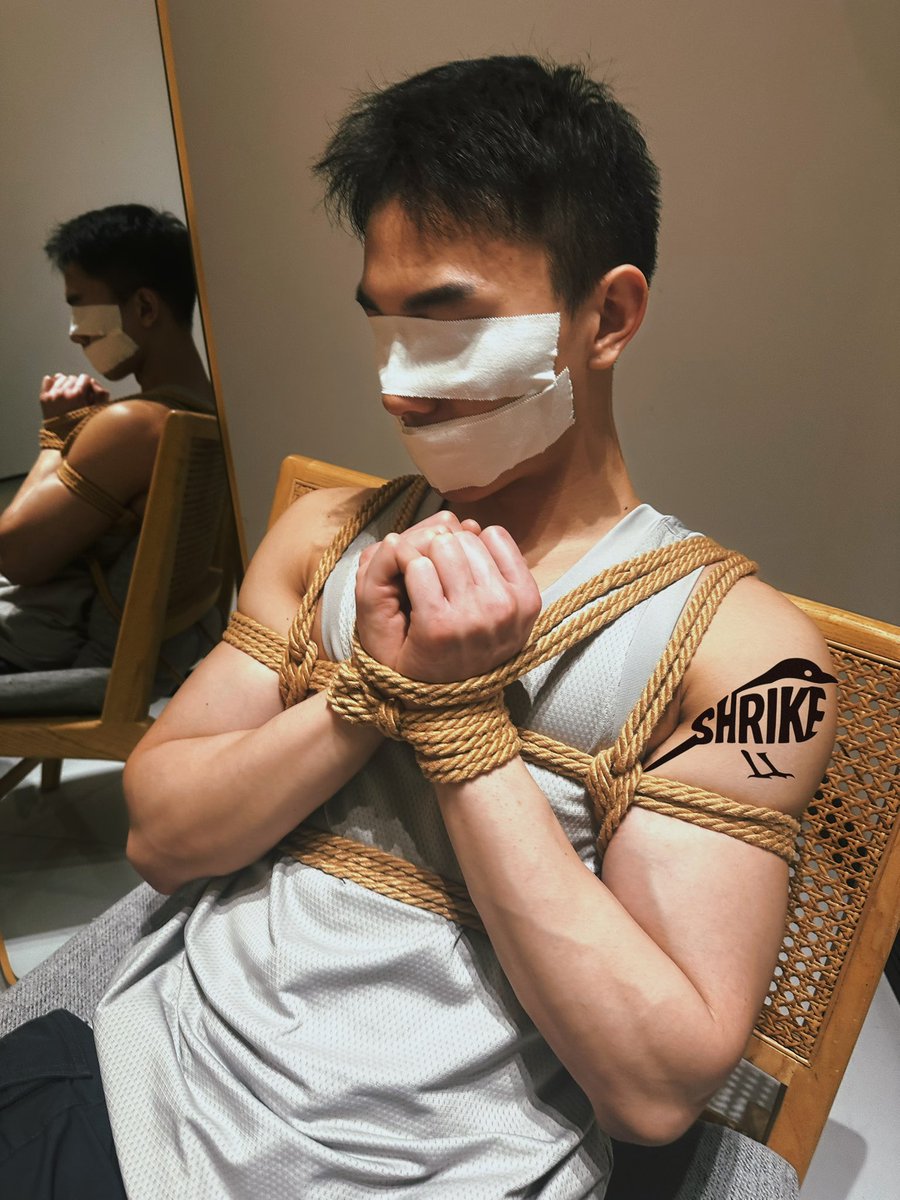 束缚之下，自由觉醒