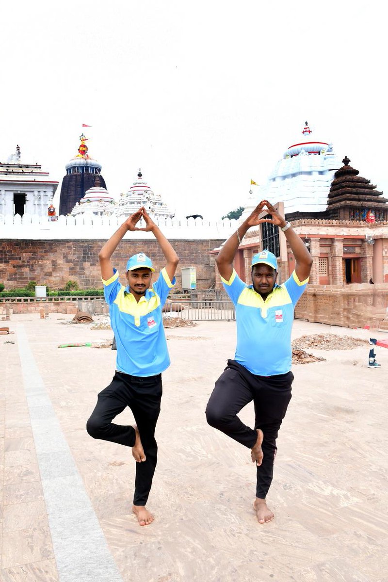 BPCLRBBSR's tweet photo. Clarity begins with a calm mind.
On the occasion of #InternationalYogaDay , BPCL DSMs across various locations of Bhubaneswar Territory participated in yoga sessions, reinforcing the value of health and mindfulness at the workplace.
@BPCLimited 
@BPCLMakLubes https://t.co/GSWh6ZZV5Y