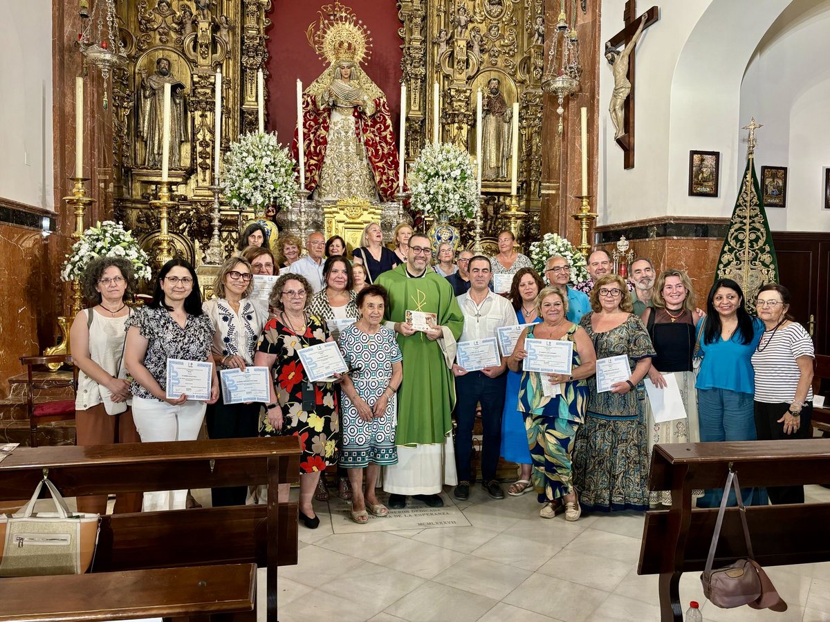 La Vicaría para la Nueva Evangelización de la Archidiócesis de Sevilla peregrina a la Capilla de los Marineros con motivo del Año Santo de la Esperanza

La Vicaría para la Nueva Evangelización de la Archidiócesis de Sevilla, encabezada por su Vicario, el Ilmo. Sr. D. Óscar Díaz