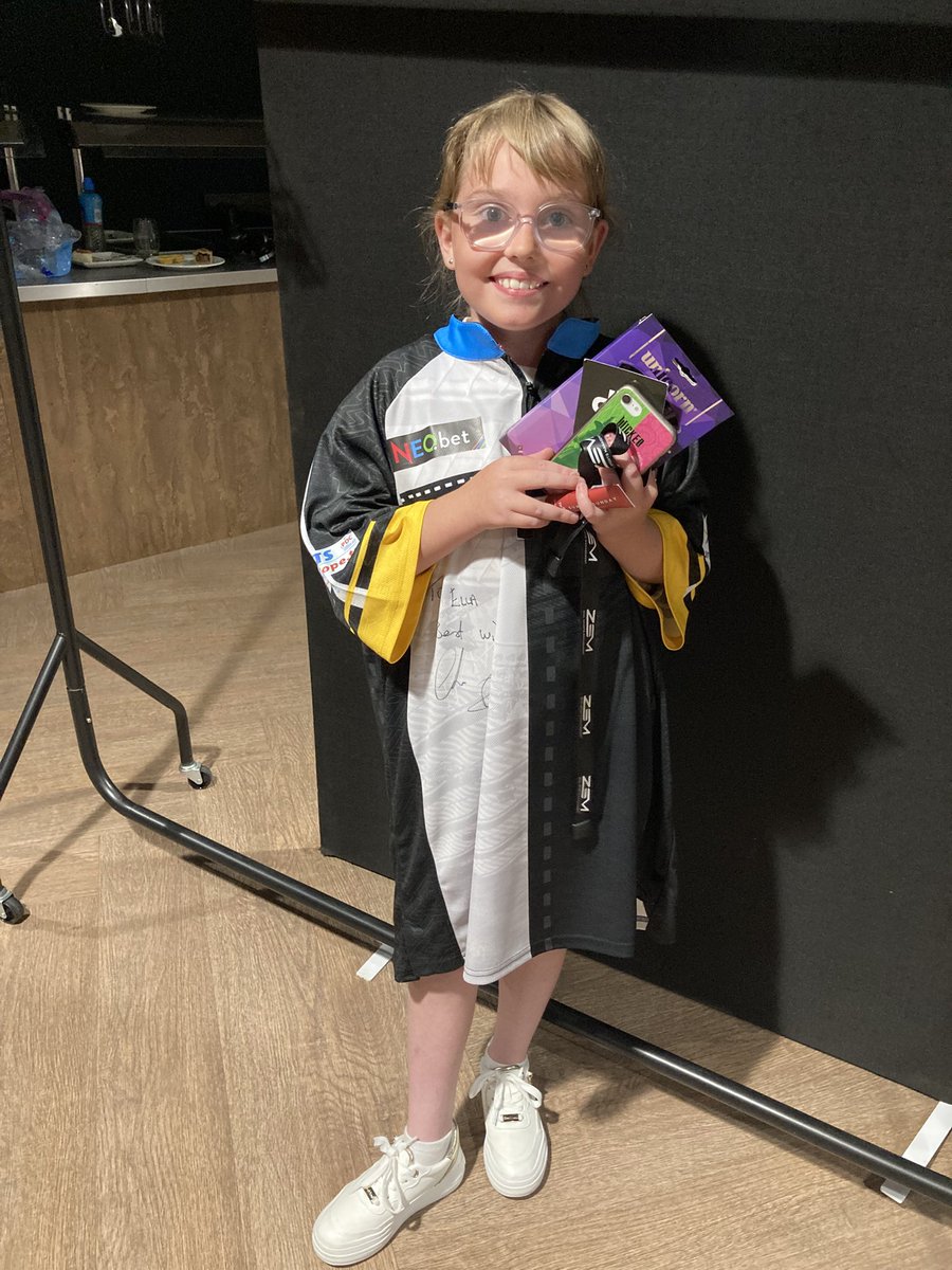 Neil Winskill (@neilwinskill) on Twitter photo You made one little girl (and her dad!) very happy yesterday mate <a href="/Dobey180/">Chris Dobey</a>
Top event. 
Great to see you.
What a top man. 
Wishing you every success as always. ⚫️⚪️⚽️🎯
#HollywoodDobey #ToonLegend You made one little girl (and her dad!) very happy yesterday mate <a href="/Dobey180/">Chris Dobey</a>
Top event. 
Great to see you.
What a top man. 
Wishing you every success as always. ⚫️⚪️⚽️🎯
#HollywoodDobey #ToonLegend