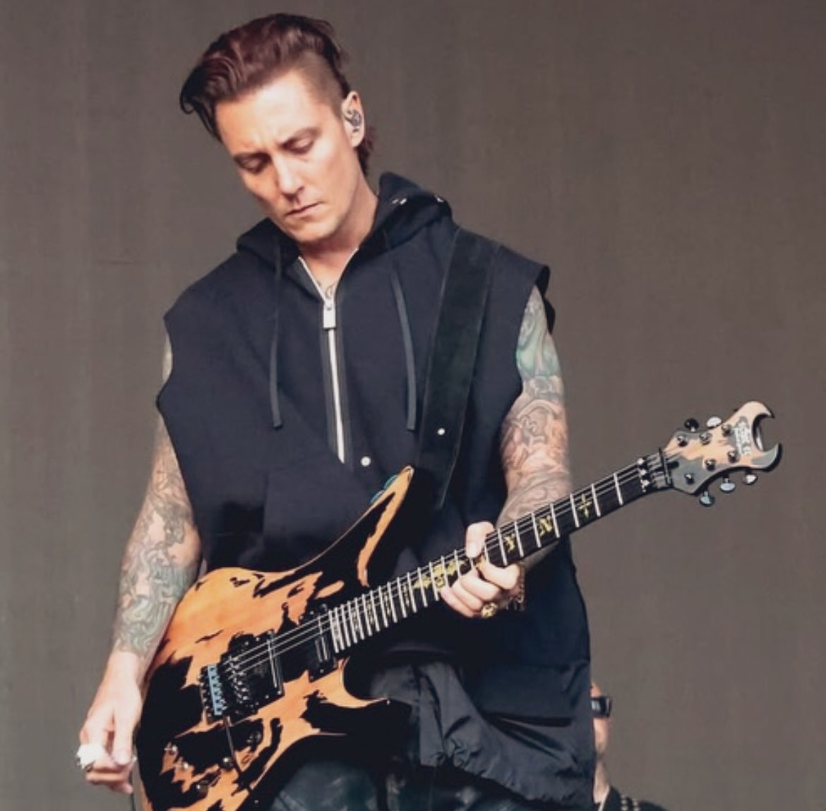 ✨Syn✨
Avenged Sevenfold performing in Budapest,Hungary 🇭🇺
June 19, 2025
📸: @rockstation_magazin