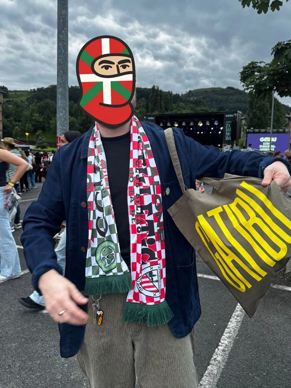 BilbaoBhoysCSC's tweet image. So be it, so be it; we had to make a forest green version of our tee 🌳

Postage from Glasgow starting from 30/6 🫦

Limited numbers 🫡

Remember we have scarves in stock, too 🐍

bilbaobhoys.bigcartel.com

RT.