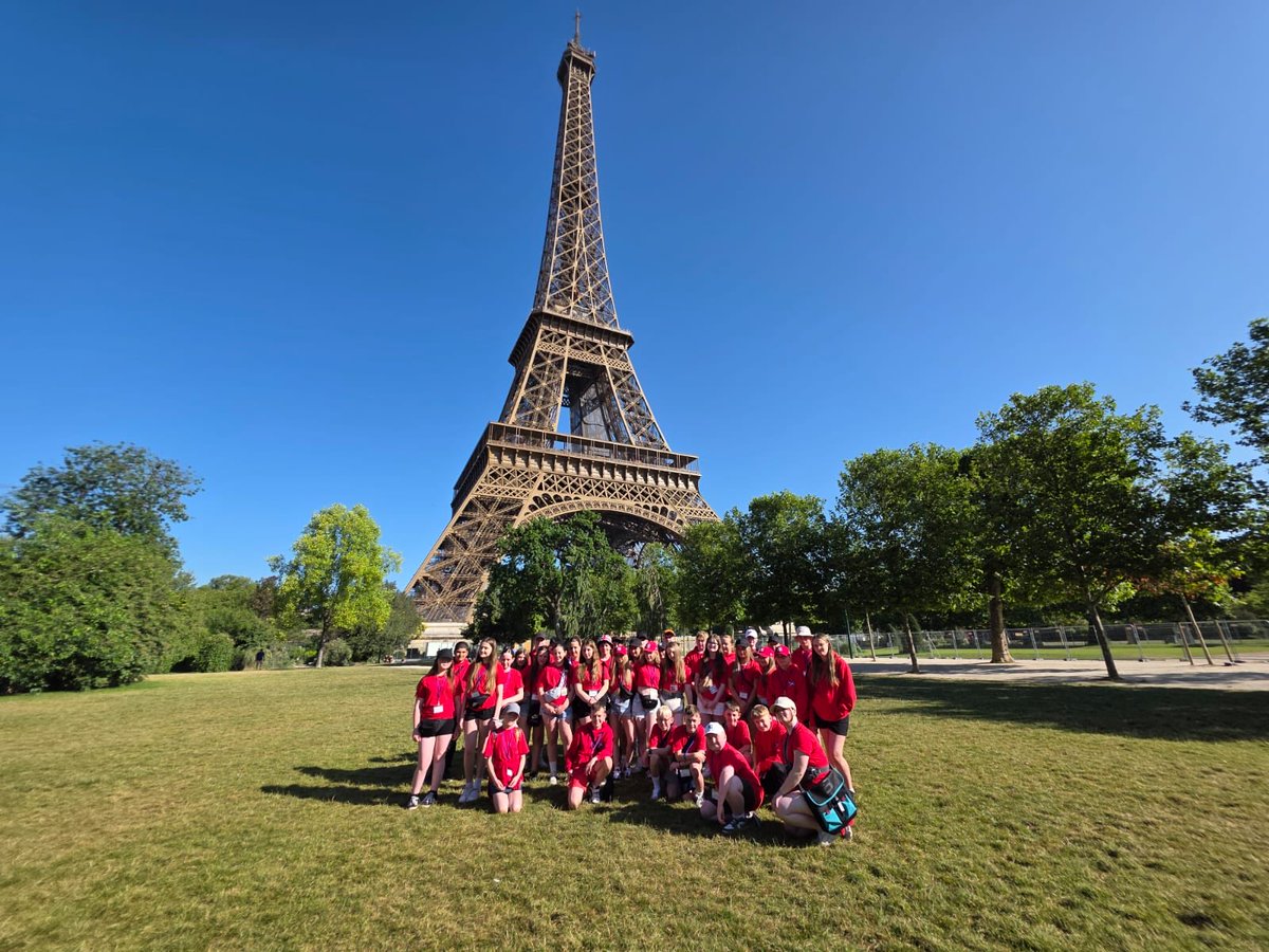 caldersideac's tweet photo. Blue skies in Paris ☀️🕶️ https://t.co/VJwO9IJWi2