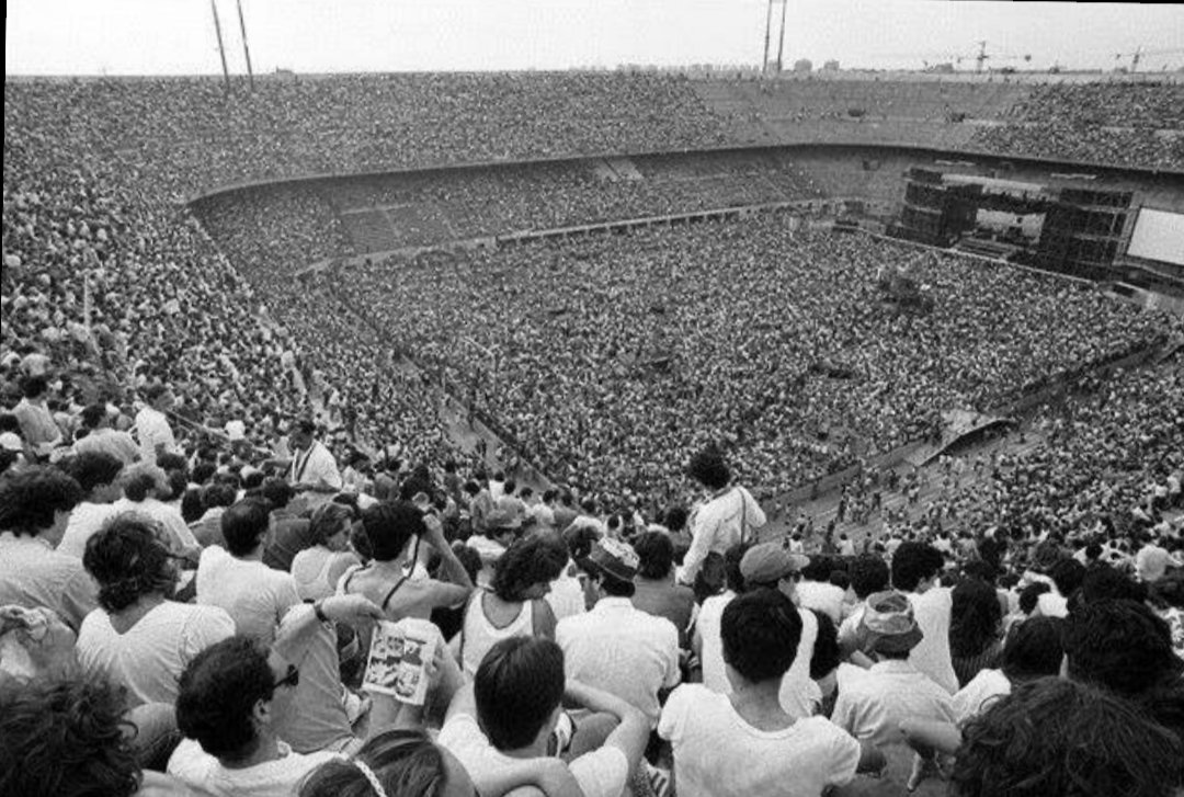 KillerJoe67's tweet image. 40 years ago!
My first time with Bruce! ❤️❤️❤️
#springsteen 
#springsteenfans
#springsteentour1985
#bitusatour1985