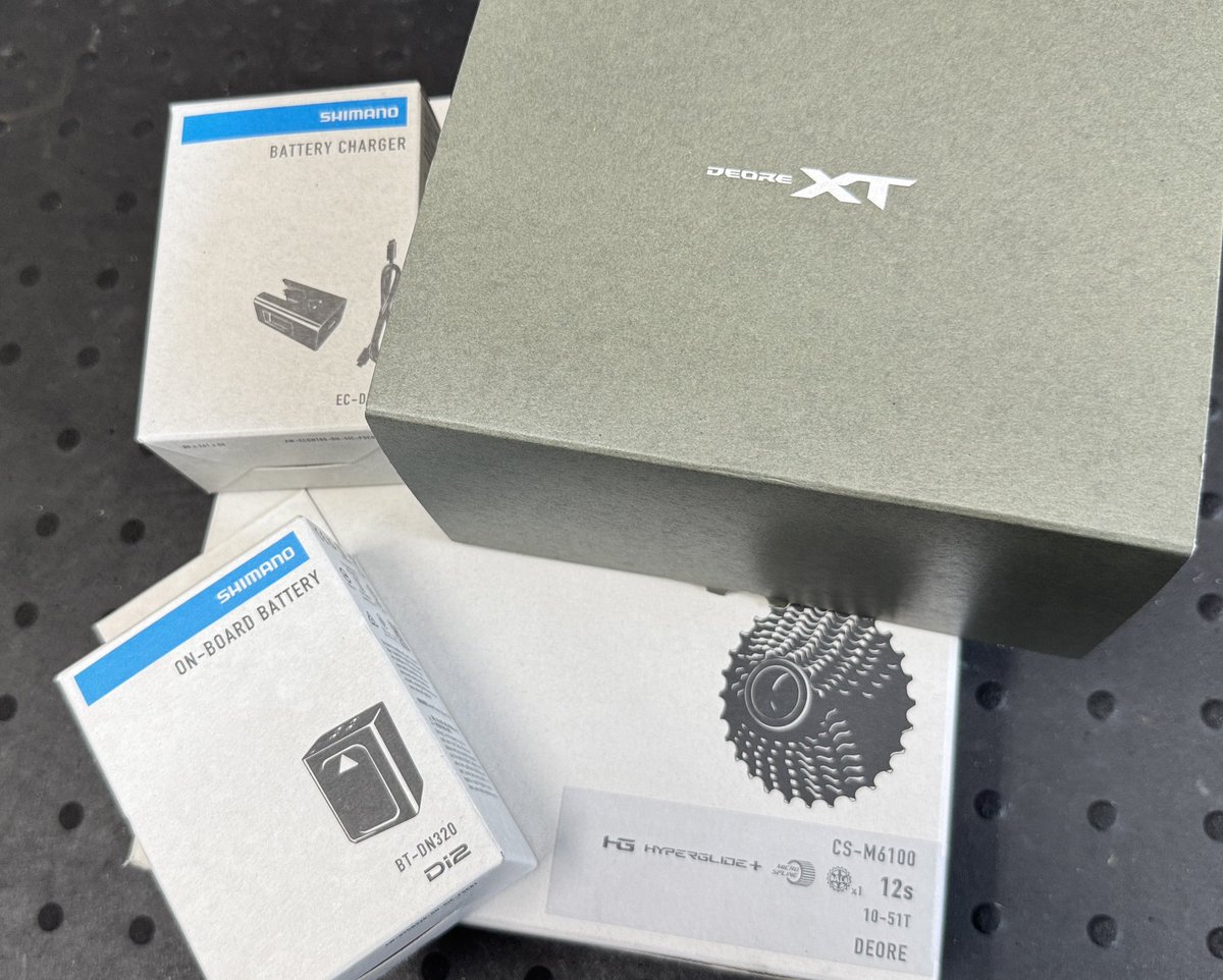 cspopeye's tweet photo. 当店にもDEORE XT Di2やってきました😊
お客様の素敵なカスタムはじめます✨
このRDには夢が詰まってます✨
#shimano #deorext #shimanoxtr #グラベルカスタム https://t.co/UG6GawzgoC