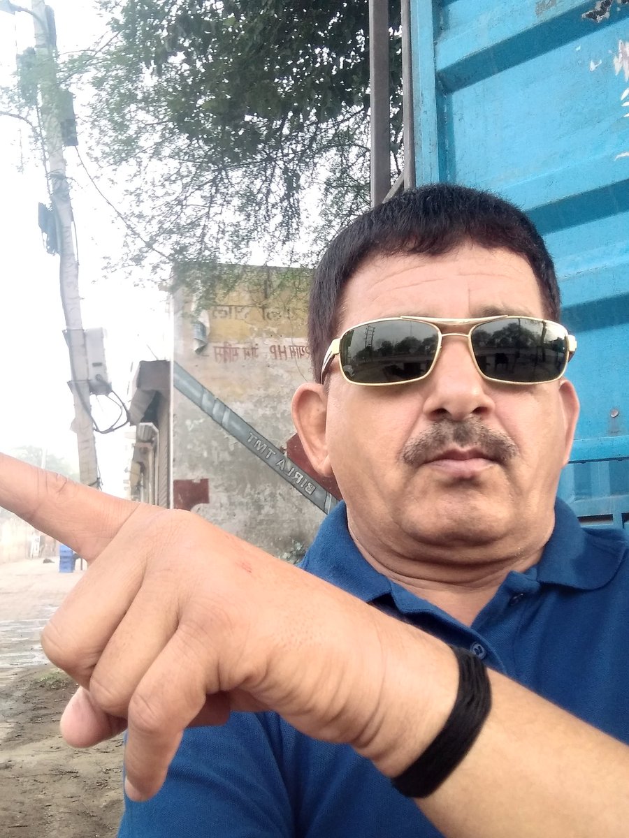 <a href="/Jeetuburdak/">Jeetu Burdak</a> नेहरू परिवार का इतिहास रहा है इस परिवार में सिर्फ और सिर्फ अयाशी के शिवाय कुछ नहीं किया है नाना दादी बाप और आप इन्होंने सिर्फ यही काम किया है अगर यह 75 साल तक देश को सही दिशा में ले जाते तो भारत सोने की चिड़िया कहलाता था इन्होंने देश को लूट कर खाया और अय्याशी की है