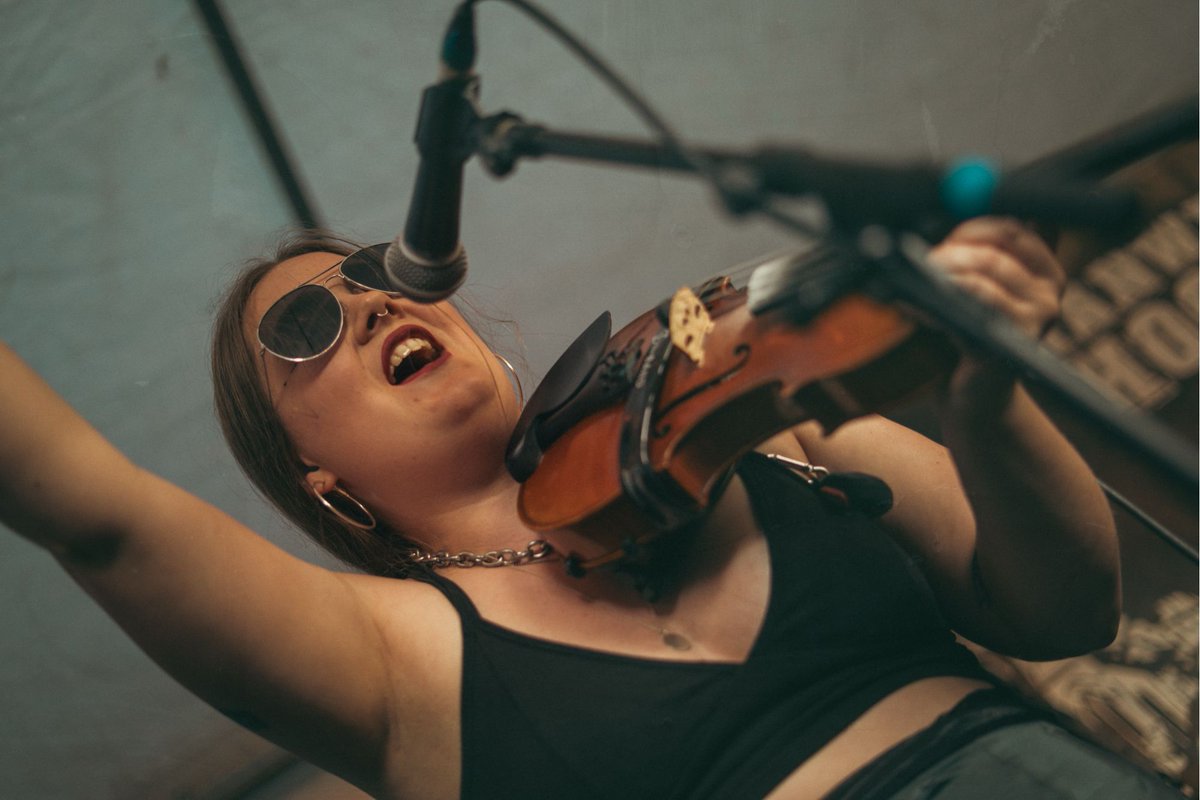 h_eldritch's tweet photo. 26th July - Signature Brew’s Summer In The City Festival

Photos from the fabulous Bella Cada Media.

#livemusic #acoustic #newmusic #indiefolk #singersongwriter #brewery #musicfestival #acousticguitar #violin #folkmusic #rockmusic #festival #music #summerfestival #hanwellhootie https://t.co/7nTpChGhIf