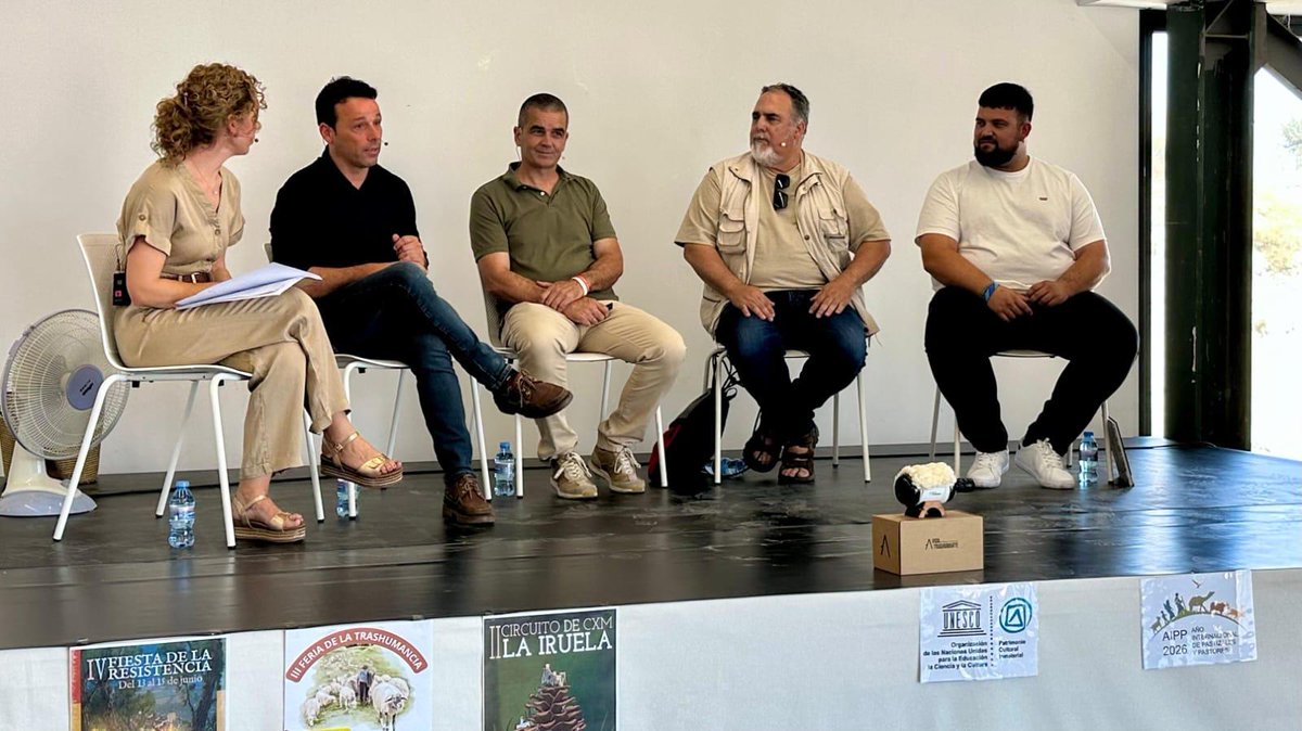 Las jornadas Es Montañas abordan la trashumancia como una oportunidad para el medio rural 🐐🐑

El diputado de Agricultura y Ganadería participa en una mesa redonda celebrada en La Iruela