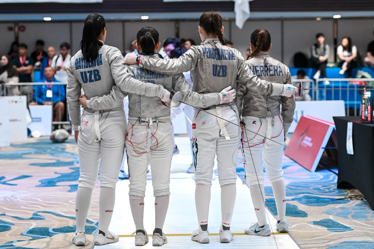 FIE_fencing's tweet photo. Day 5 at the 2025 Asian Fencing Championships in Bali! 🇮🇩
🔥 Action from the Women’s Team Sabre Quarterfinals — these teams fought hard for a spot in the Top 4!
🇰🇷 Korea, 🇺🇿 Uzbekistan, 🇨🇳 China, and 🇯🇵 Japan advanced to the semifinals! 💪⚔️
📊 Results: https://t.co/BUAYuoCdip
📺 Livestream: https://t.co/qzLKm9Rva2
#fencing #escrime #esgrima #FIE #AsianChampionships #Bali2025 #Indonesia #zonalchampionships #sabre
📸 Eva Pavia Gomes | #BizziTeam